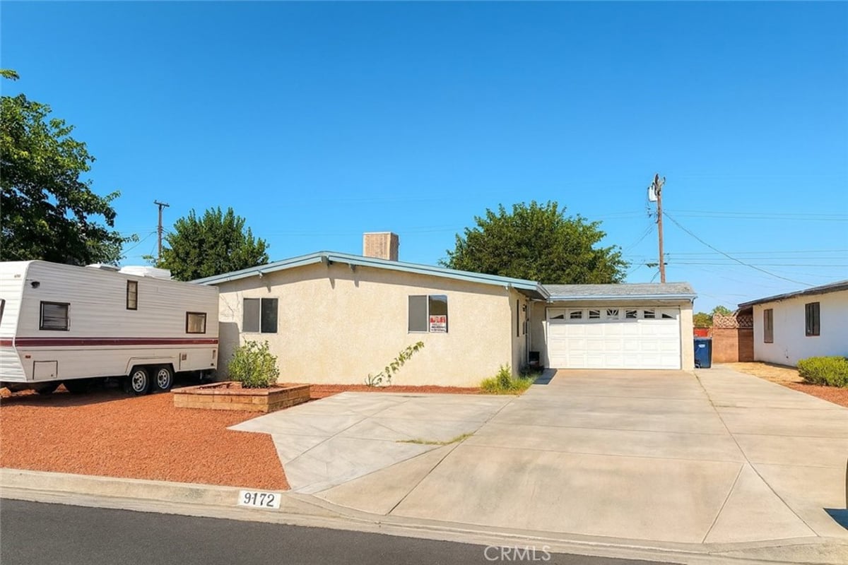 44129 Carolside, Lancaster, CA 93535 — photo 1 of 7