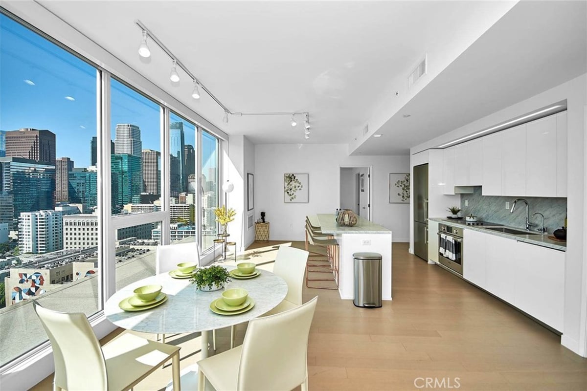 1050 S Grand 2001, Los Angeles, CA 90015 — photo 1 of 19