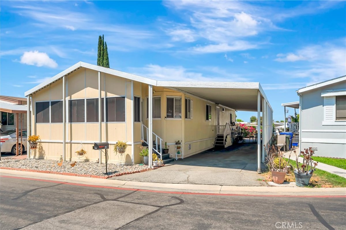 27361 Sierra hwy 23, Canyon Country, CA 91351 — photo 1 of 35