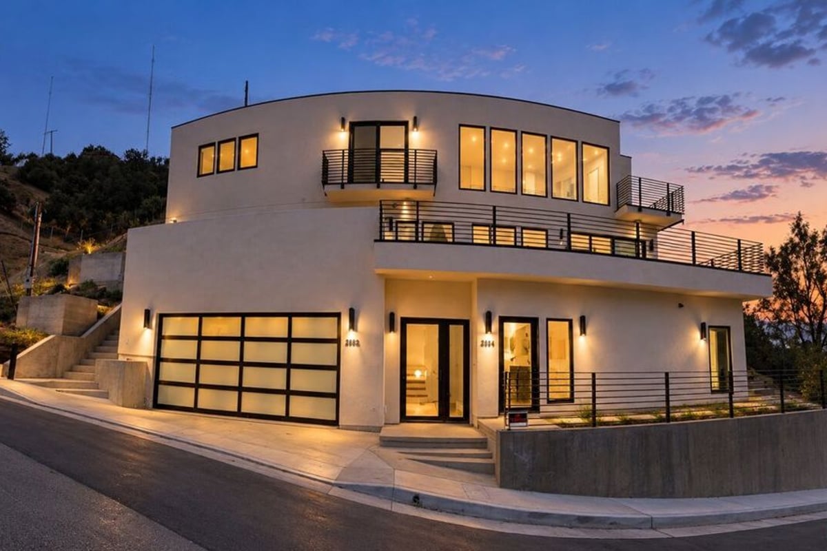 2882 El Roble Drive, Los Angeles, CA 90041 — photo 1 of 28