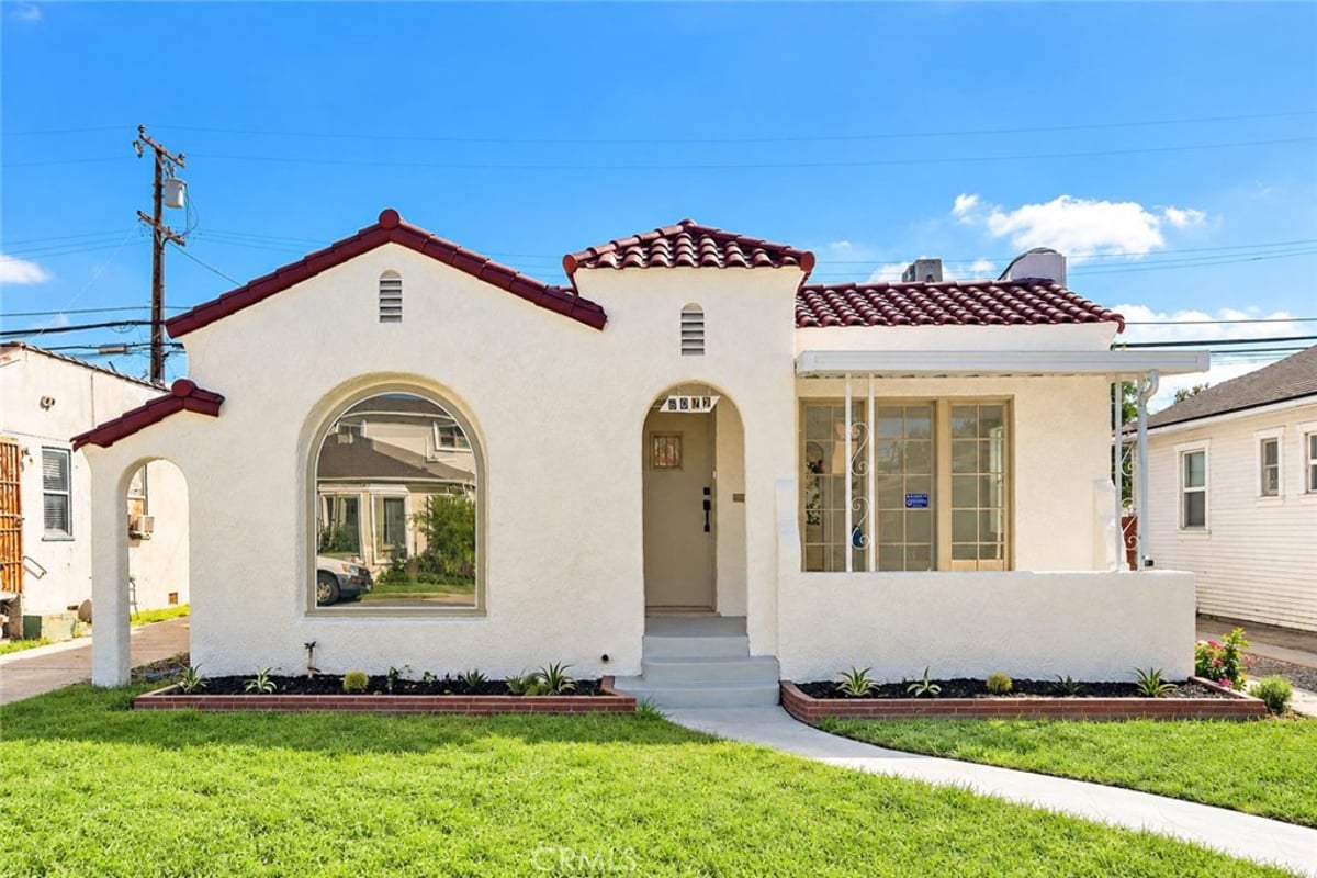 6072 Myrtle Avenue, Long Beach, CA 90805 — photo 1 of 19