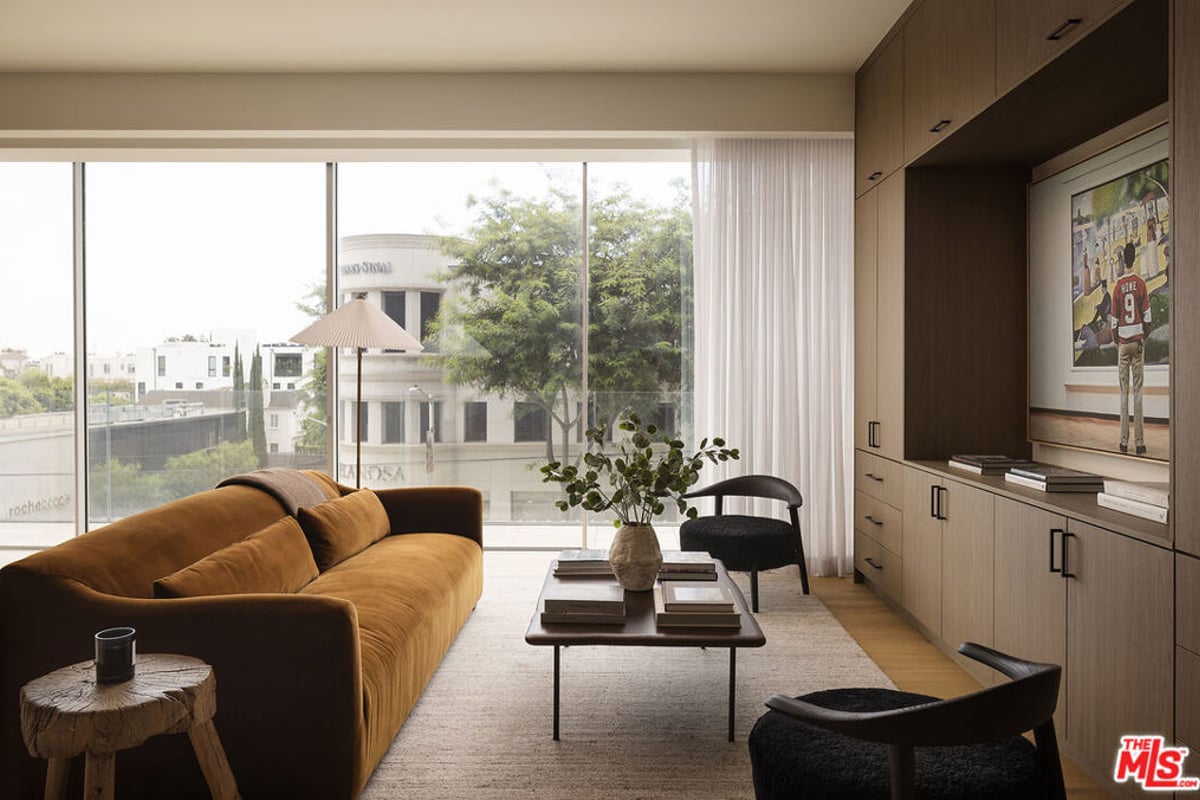 8899 Beverly Boulevard 4F, West Hollywood, CA 90048 — photo 1 of 26