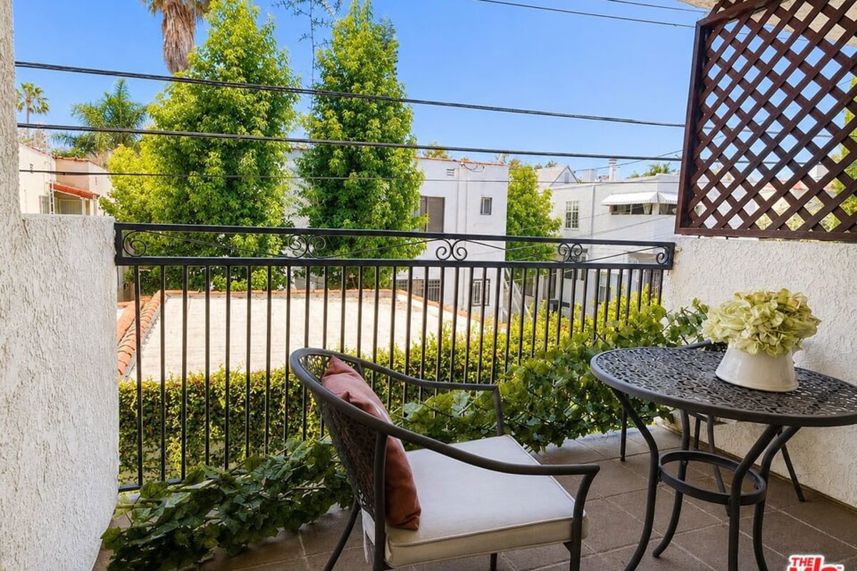 6151 Orange Street 203, Los Angeles, CA 90048 — photo 1 of 13