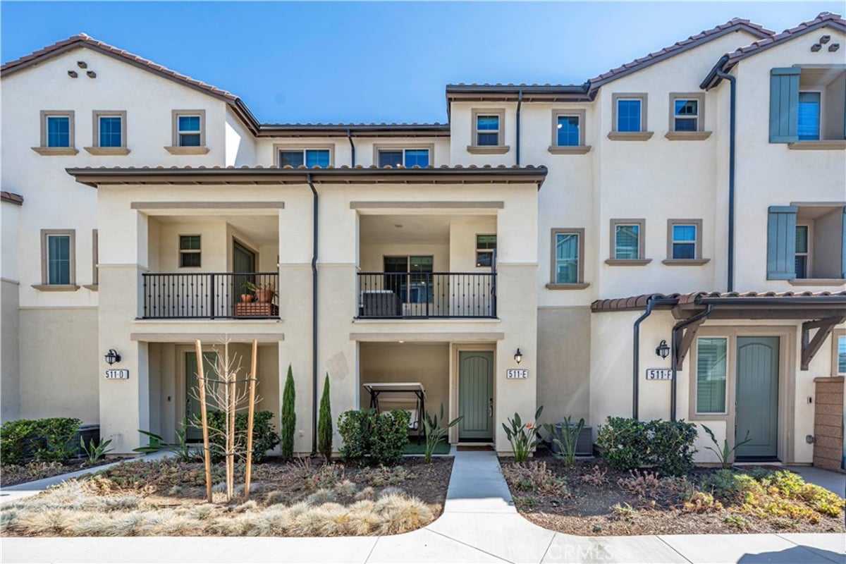 511 Tamarind Way E, West Covina, CA 91791 — photo 1 of 44