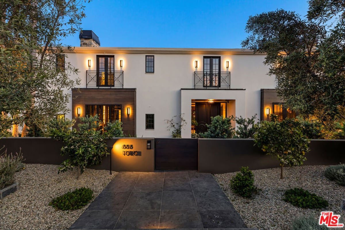 888 Toulon Drive, Pacific Palisades, CA 90272 — photo 1 of 37