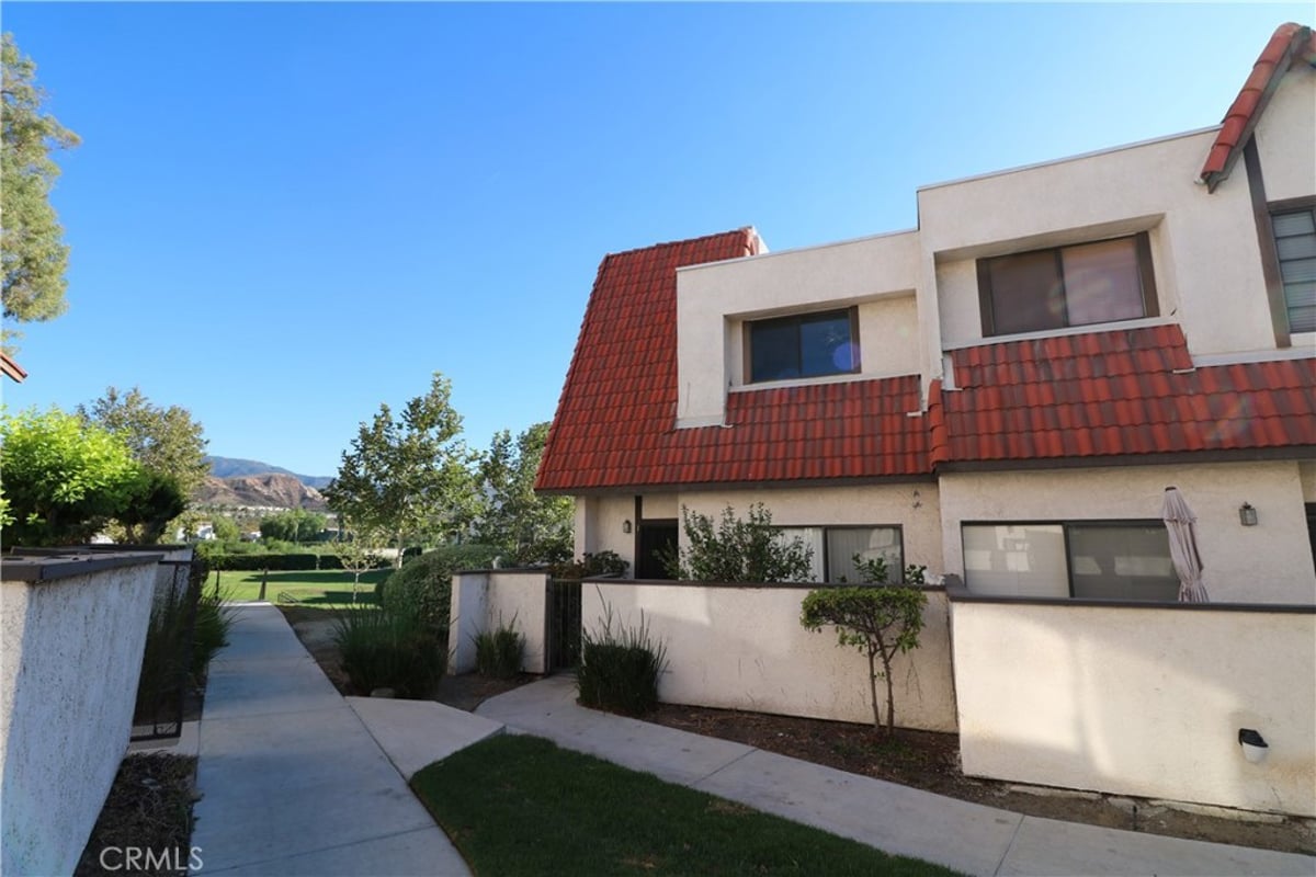 27644 Nugget 1, Canyon Country, CA 91387 — photo 1 of 32
