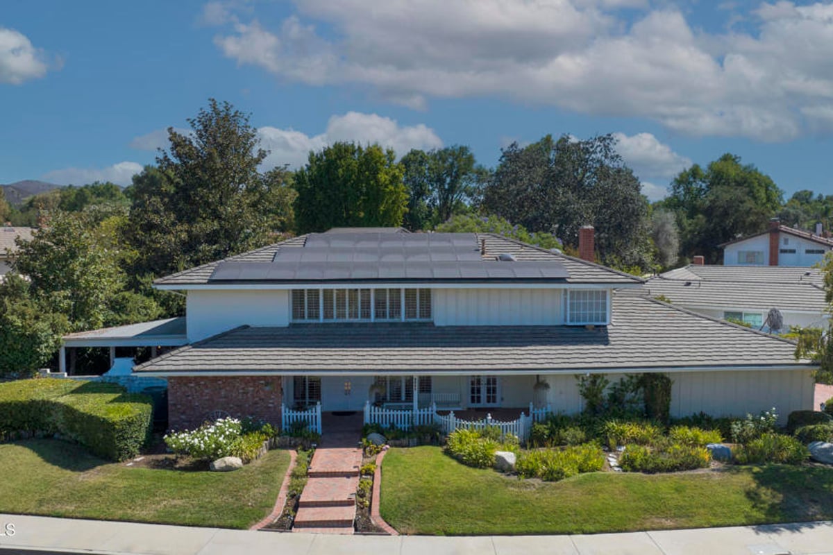 3948 Royal Glen Court, Westlake Village, CA 91361 — photo 1 of 49