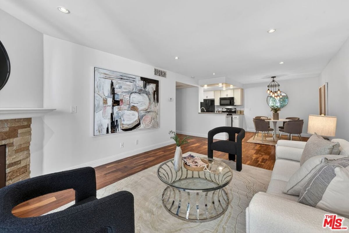 8530 Holloway Drive 303, West Hollywood, CA 90069 — photo 1 of 22