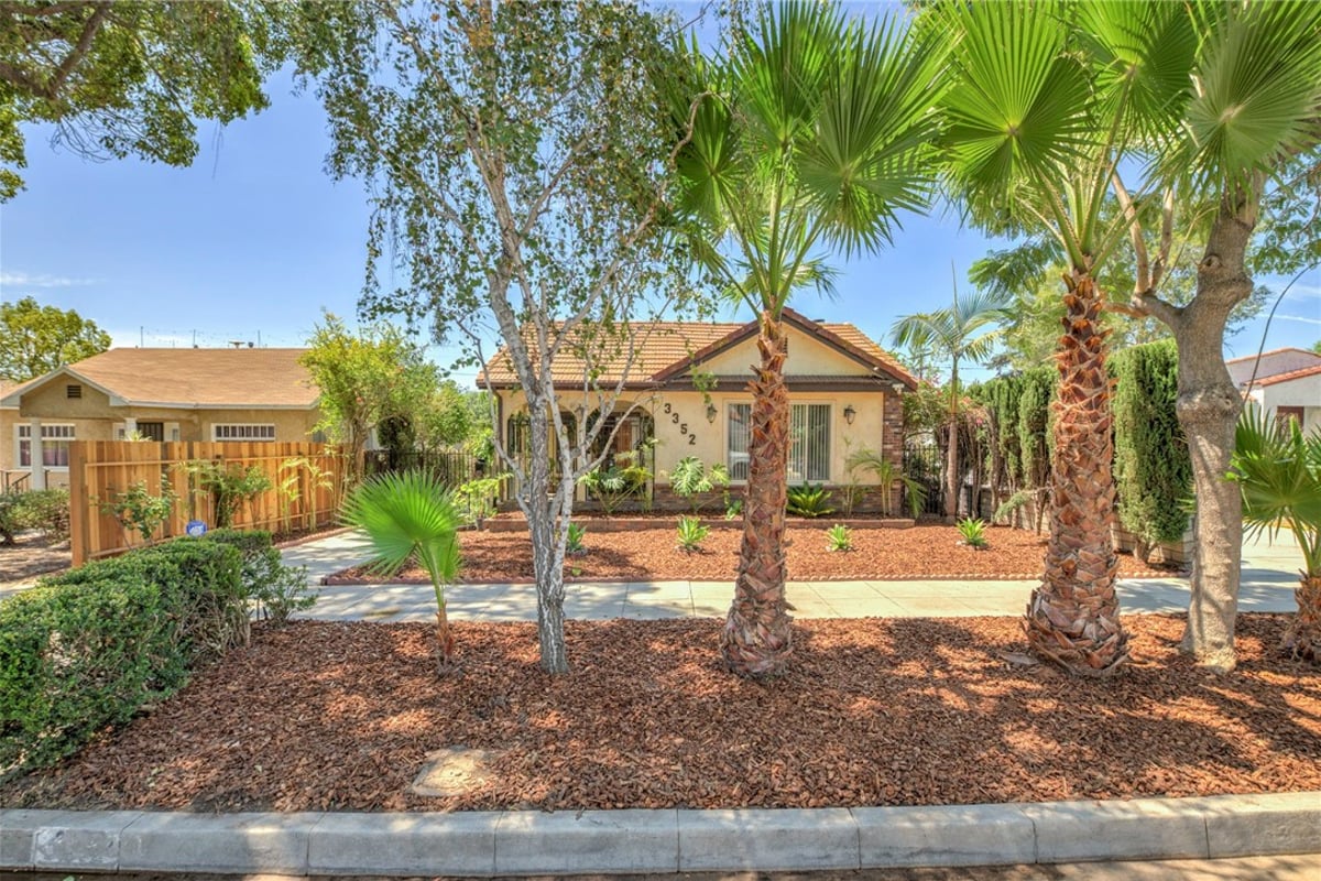 3352 Larga, Los Angeles, CA 90039 — photo 1 of 43