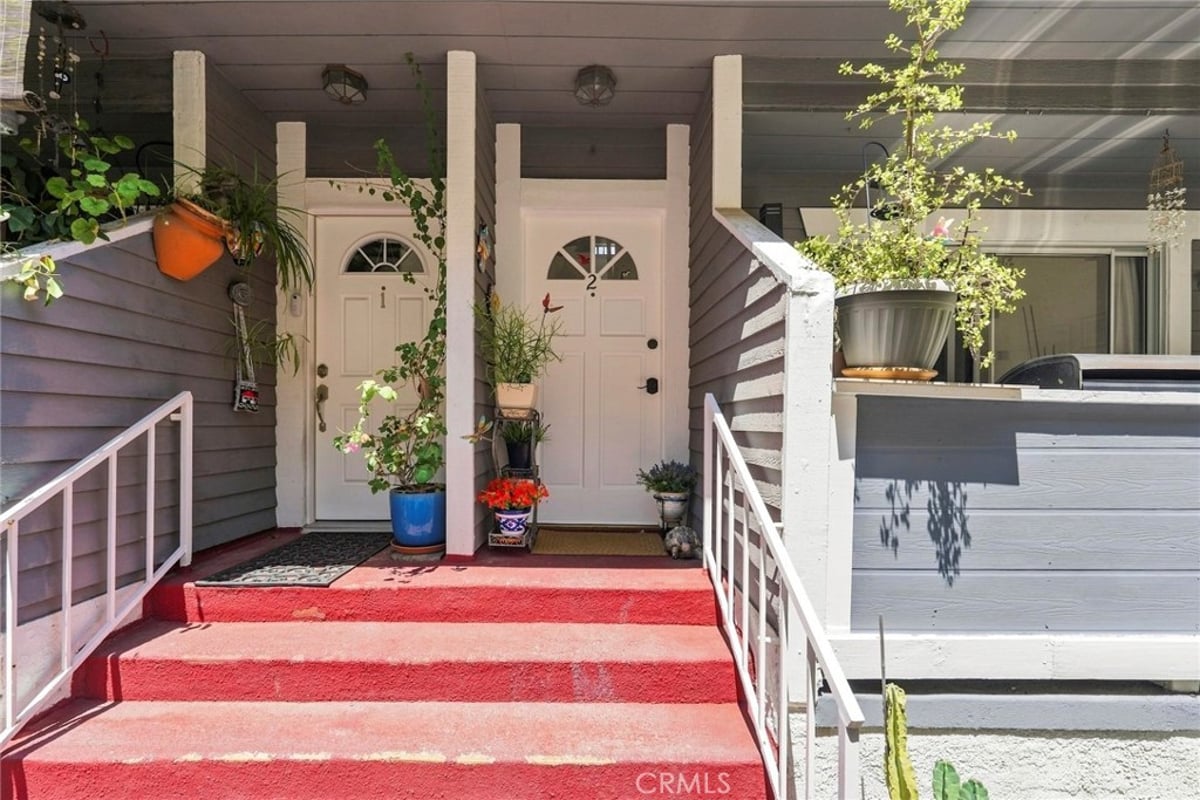 6926 Kester Avenue 2, Van Nuys, CA 91405 — photo 1 of 40