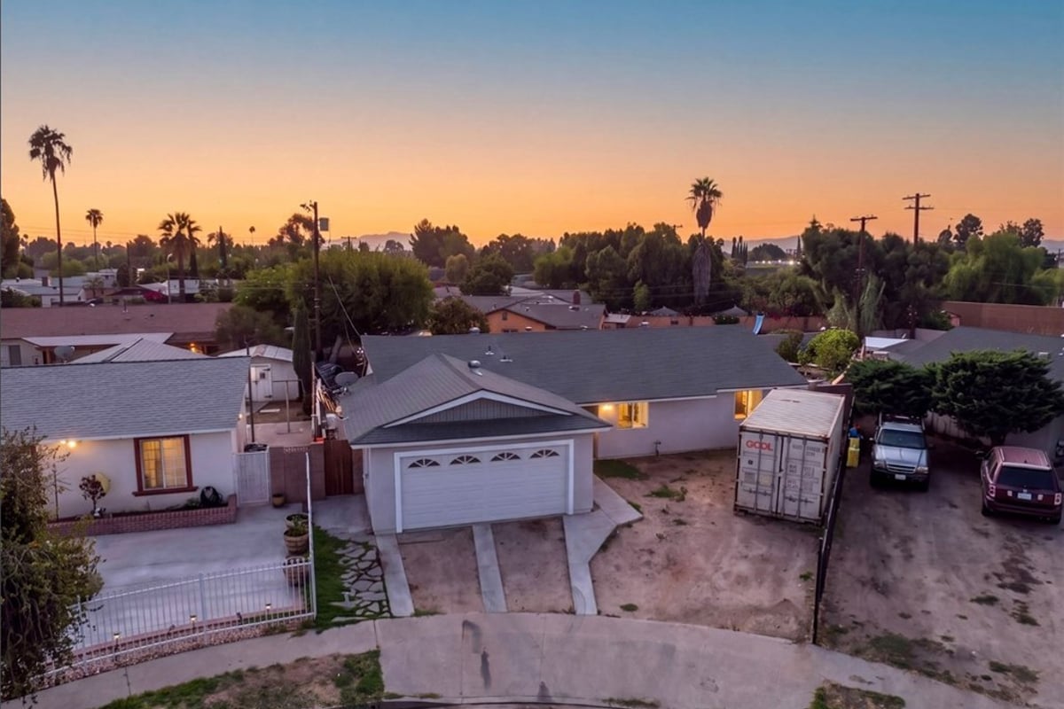 12256 Allegheny Street, Sun Valley, CA 91352 — photo 1 of 28