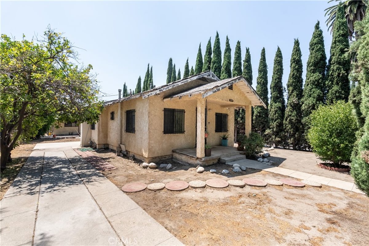 4102 Sequoia Street, Los Angeles, CA 90039 — photo 1 of 17