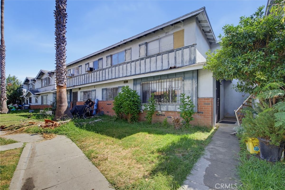 13 Paradise N, Carson, CA 90745 — photo 1 of 22