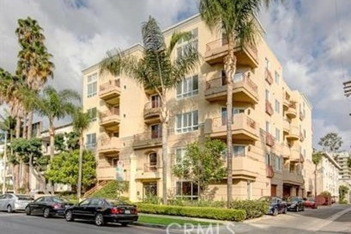 320 S Willaman Drive 302, Los Angeles, CA 90048 — photo 1 of 13