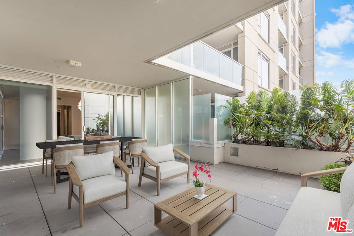 6250 Hollywood Boulevard 4E, Los Angeles, CA 90028 — photo 1 of 55