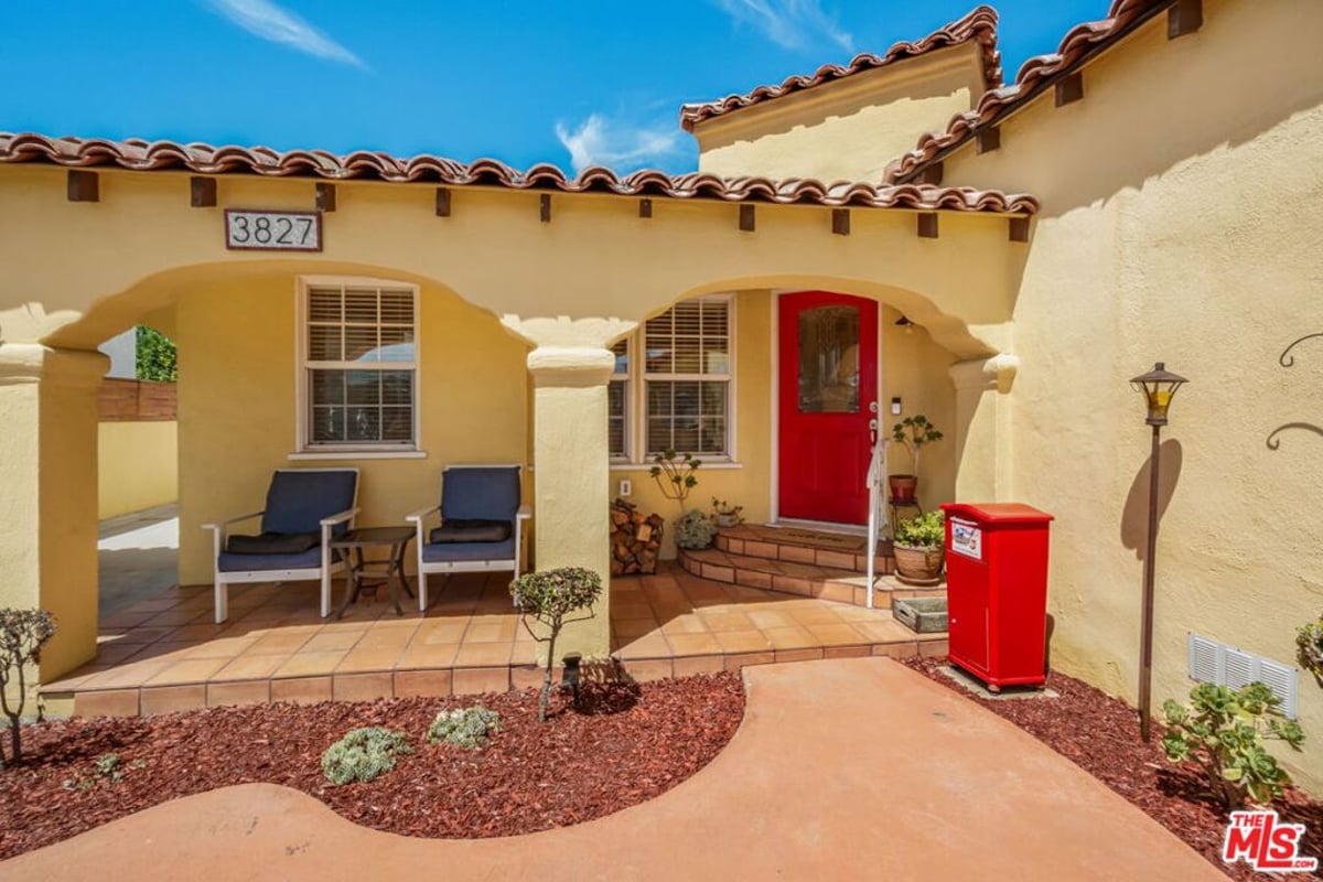 3827 Olmsted Avenue, Los Angeles, CA 90008 — photo 1 of 33