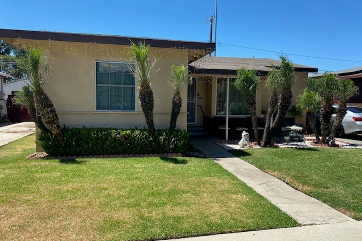1203 S CASTLEGATE Avenue, Compton, CA 90221 — photo 1 of 22