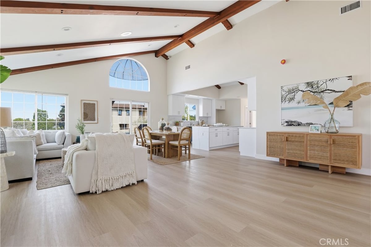 6200 W 77th Street, Los Angeles, CA 90045 — photo 1 of 71