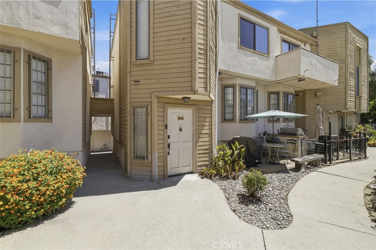 14715 Saticoy 9, Van Nuys, CA 91405 — photo 1 of 29