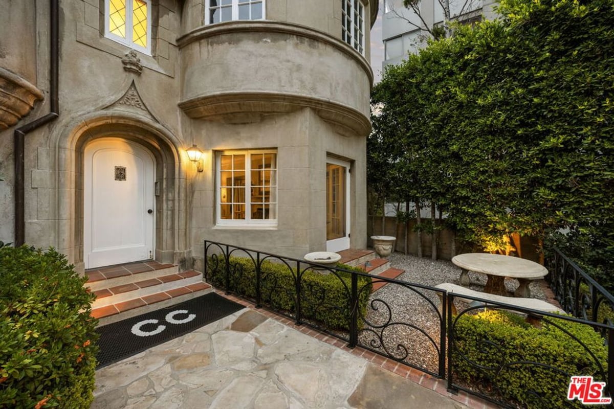 10341 Wilshire Boulevard, Los Angeles, CA 90024 — photo 1 of 24