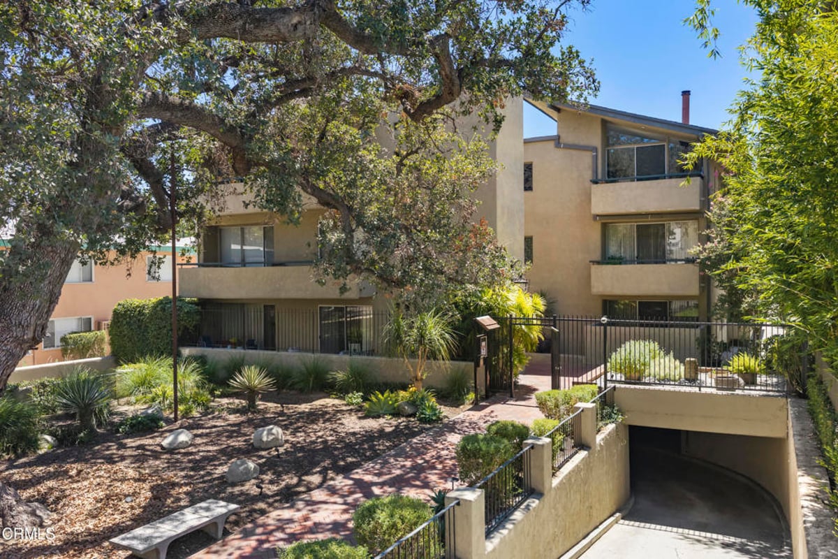 960 San Pasqual 205, Pasadena, CA 91106 — photo 1 of 33