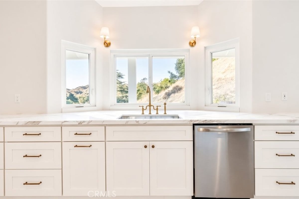 15604 Saddleback, Canyon Country, CA 91387 — photo 1 of 51