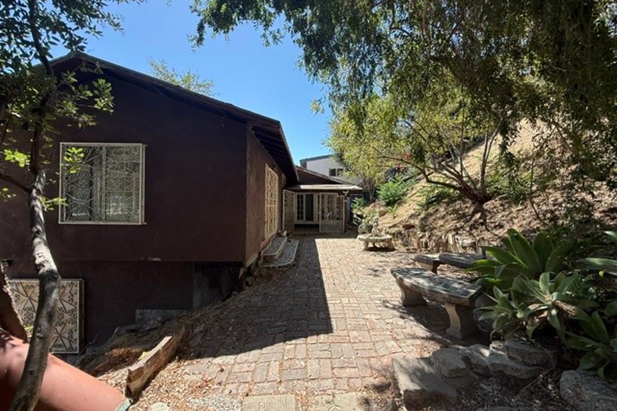 2540 Onyx, Los Angeles, CA 90032 — photo 1 of 29