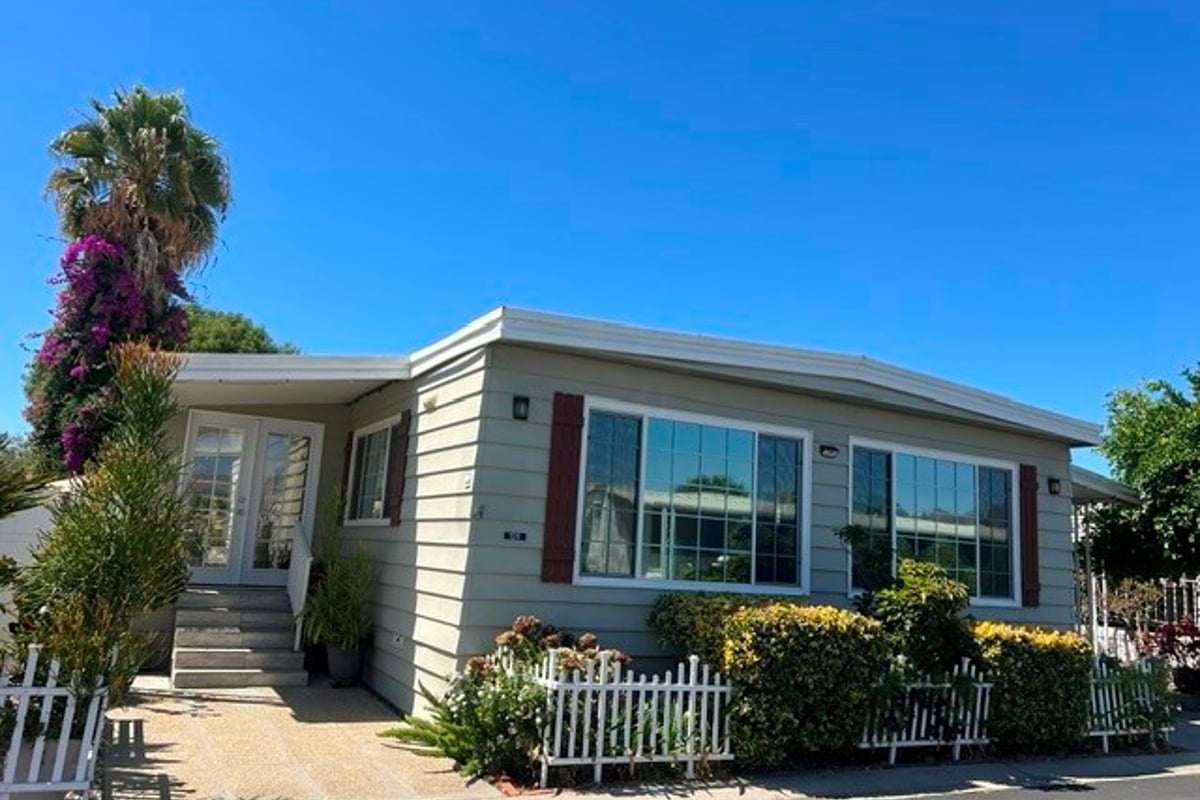 8811 Canoga Avenue 109, Canoga Park, CA 91304 — photo 1 of 12