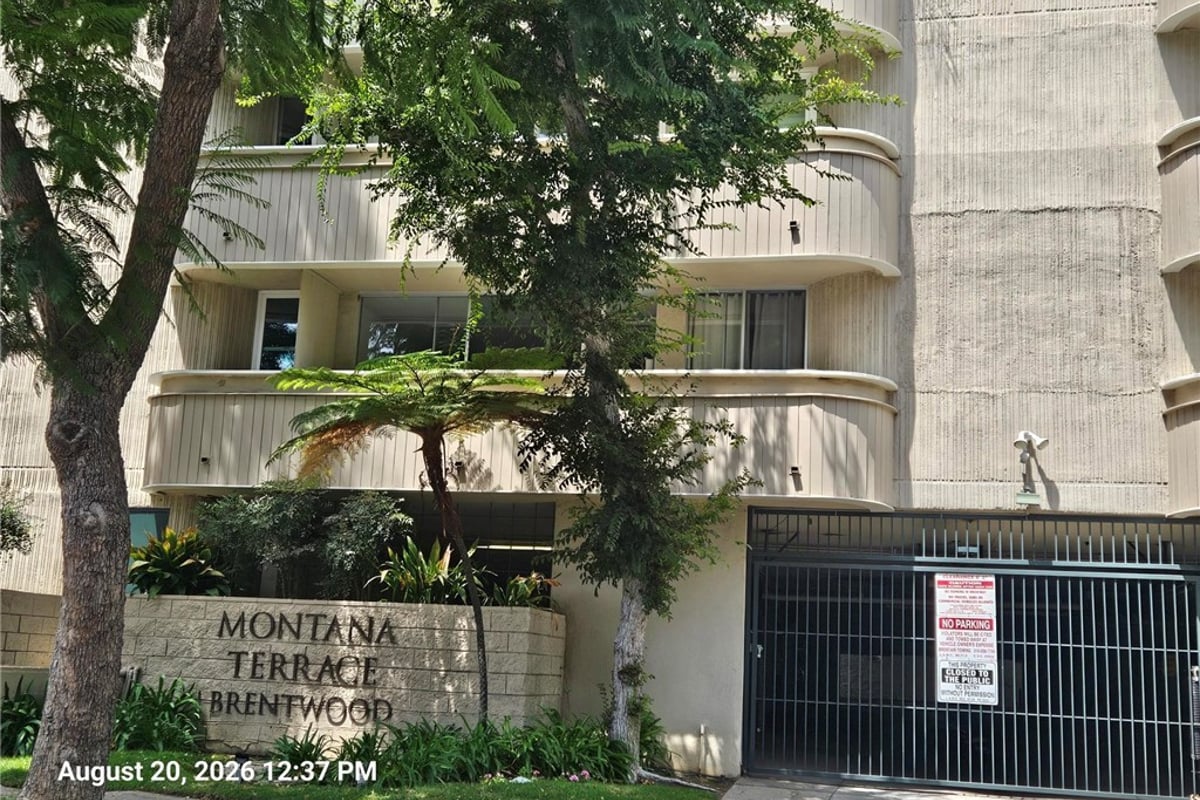 11645 Montana Avenue 110, Los Angeles, CA 90049 — photo 1 of 21