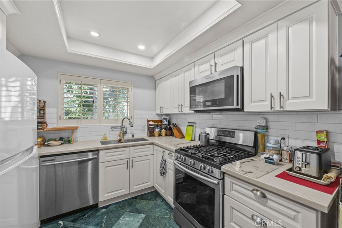 541 Linwood Ave C, Monrovia, CA 91016 — photo 1 of 34