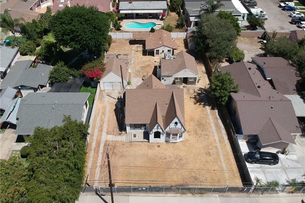 6824 Tyrone, Van Nuys, CA 91405 — photo 1 of 10