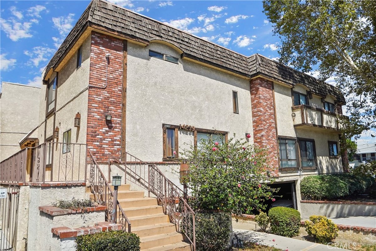 14239 Sherman Way 3, Van Nuys, CA 91405 — photo 1 of 34