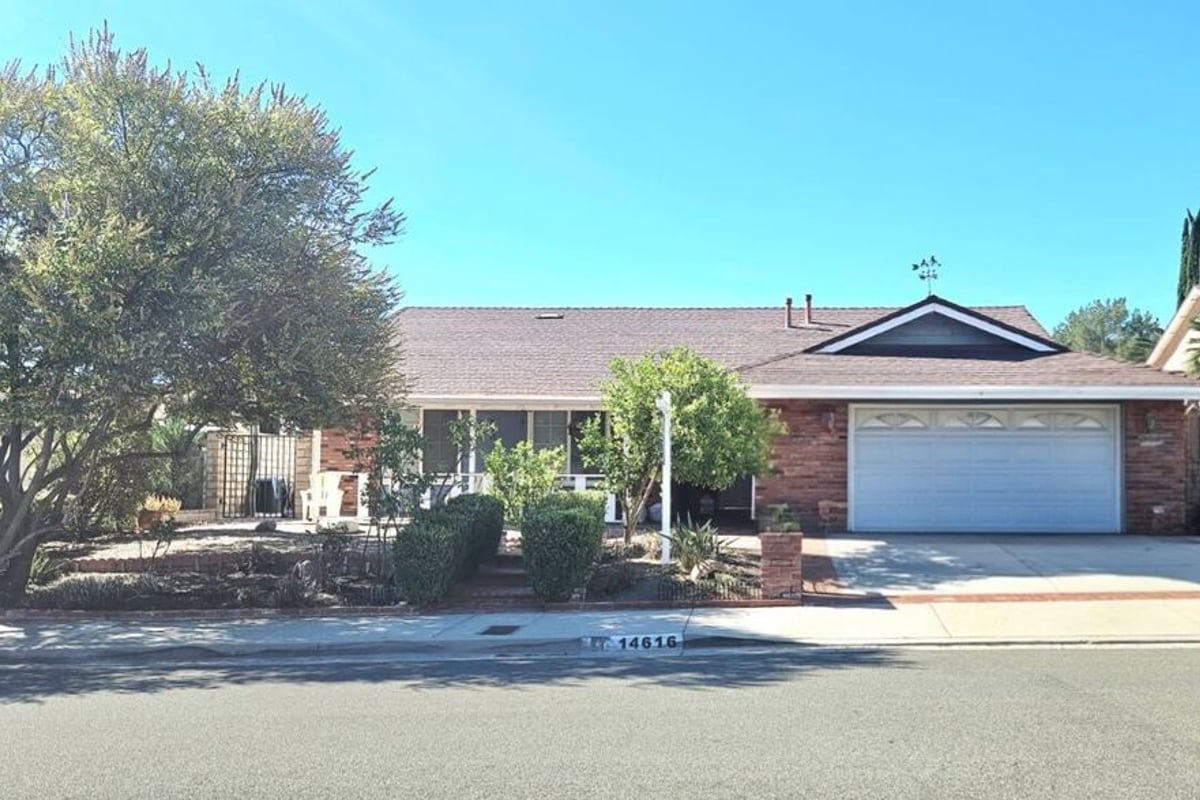 14616 Daisy Meadow Street, Santa Clarita, CA 91387 — photo 1 of 14
