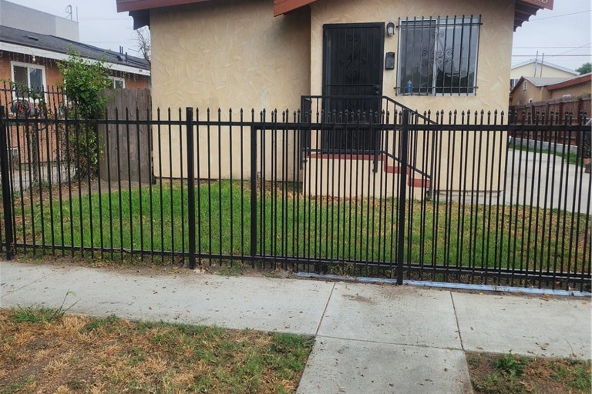243 E 82nd, Los Angeles, CA 90003 — photo 1 of 23