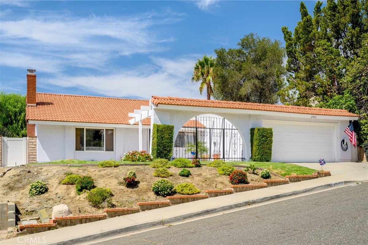 27403 Garza Drive, Saugus, CA 91350 — photo 1 of 47