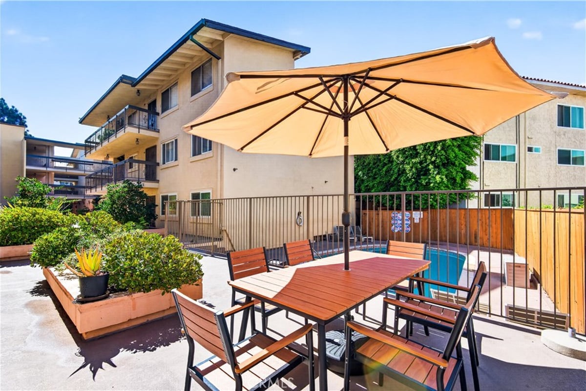 6151 Canterbury Drive 104, Culver City, CA 90230 — photo 1 of 20