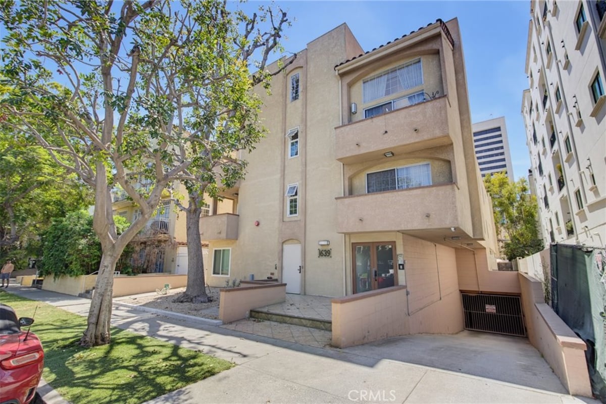 1639 Camden Avenue 301, Los Angeles, CA 90025 — photo 1 of 22