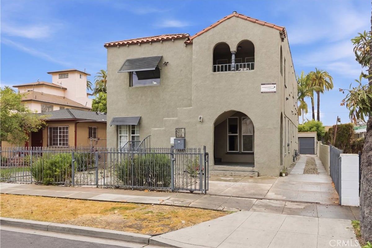 2911 S Palm Grove Avenue, Los Angeles, CA 90016 — photo 1 of 31