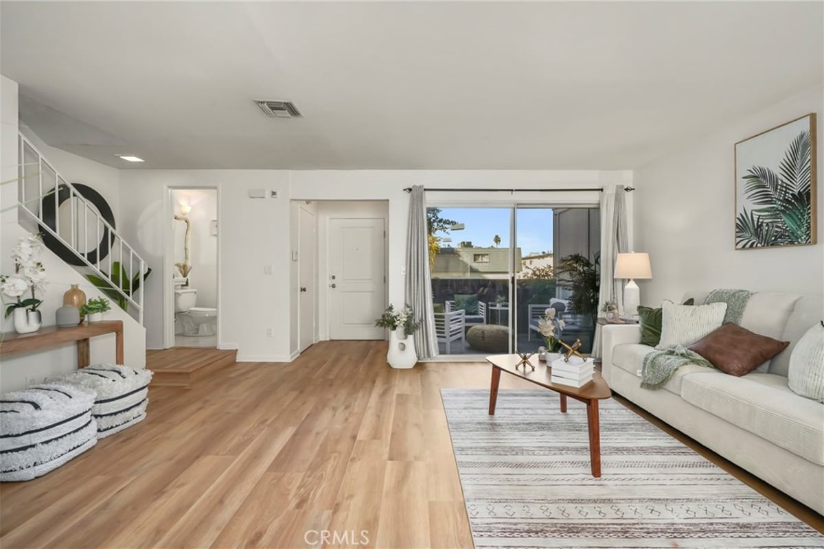 18550 Hatteras Street 87, Tarzana, CA 91356 — photo 1 of 35
