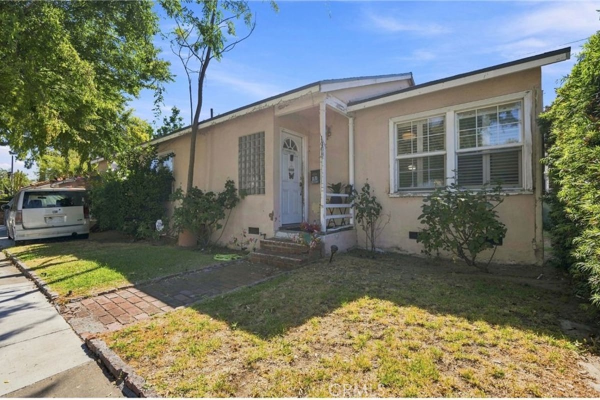 191 S San Gabriel, Pasadena, CA 91107 — photo 1 of 23