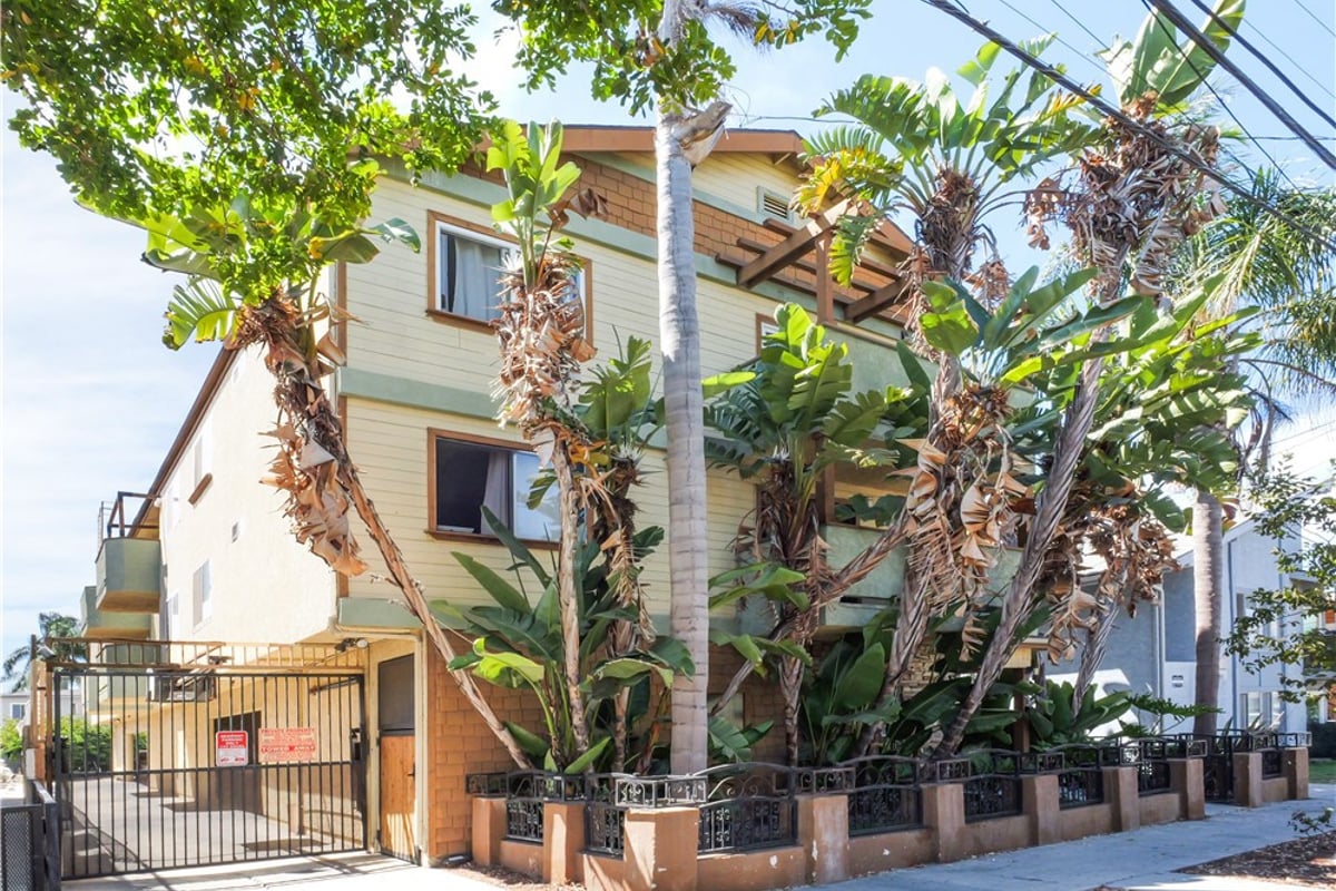 453 Almond Avenue 6, Long Beach, CA 90802 — photo 1 of 35