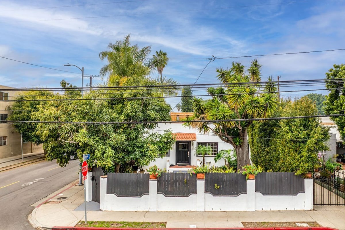 1301 Seward, Los Angeles, CA 90028 — photo 1 of 27