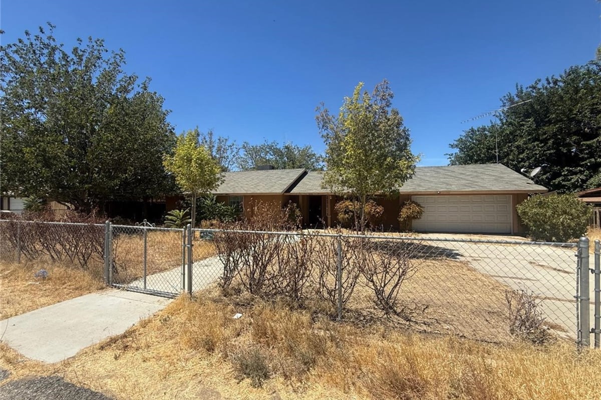 41111 172nd E, Lancaster, CA 93535 — photo 1 of 3