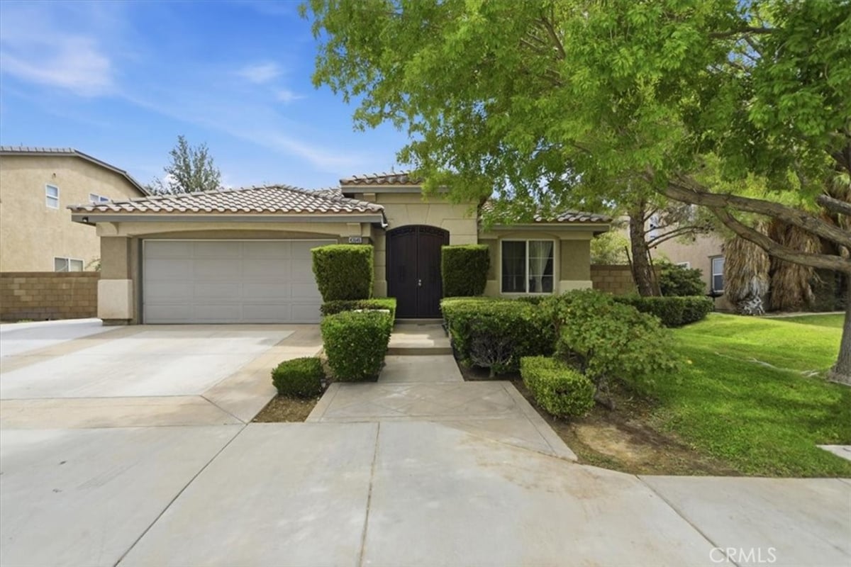 43646 Rialto, Lancaster, CA 93535 — photo 1 of 35