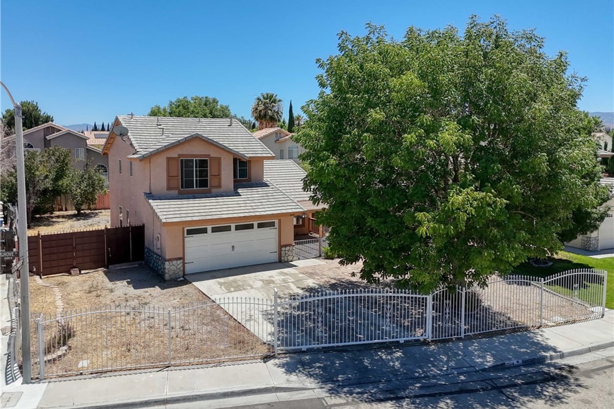 2614 W Newgrove Street, Lancaster, CA 93536 — photo 1 of 17