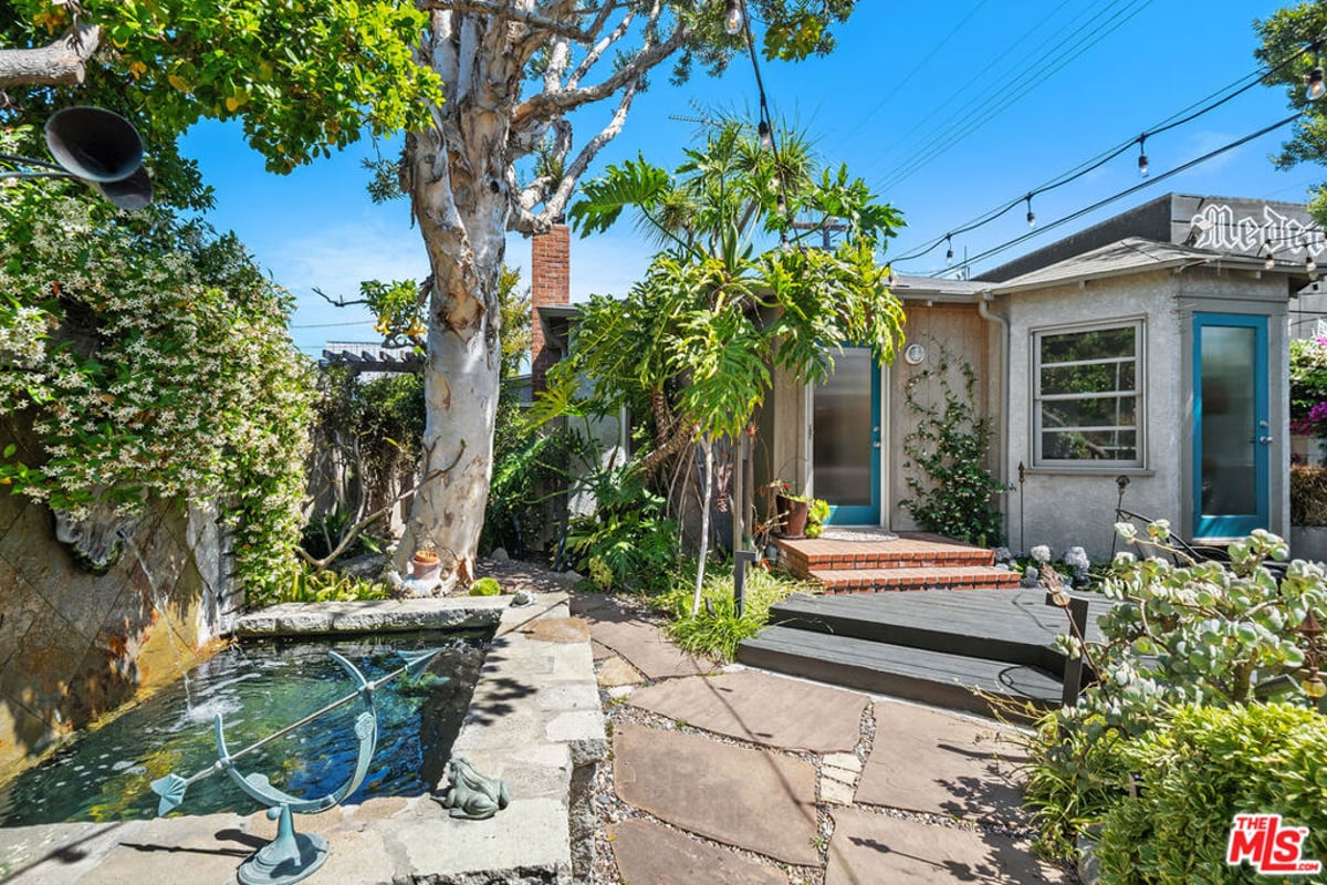 1216 Elm Street, Los Angeles, CA 90291 — photo 1 of 24
