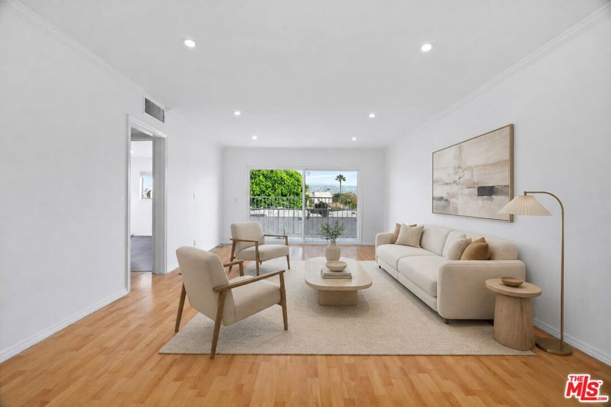 423 S Rexford Drive 305, Beverly Hills, CA 90212 — photo 1 of 19