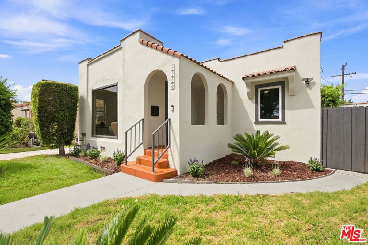 2919 Somerset Drive, Los Angeles, CA 90016 — photo 1 of 28