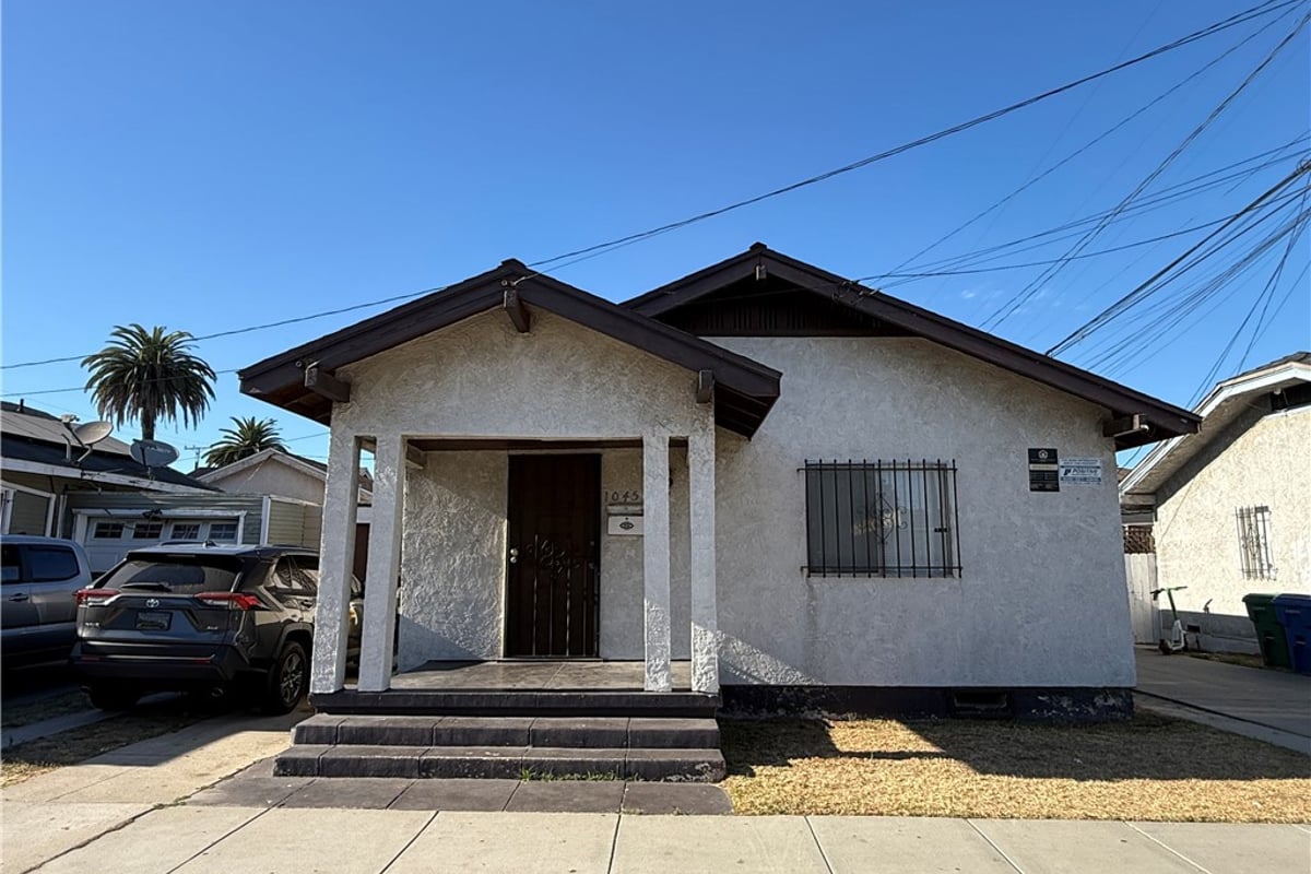 1045 E New York, Long Beach, CA 90813 — photo 1 of 6