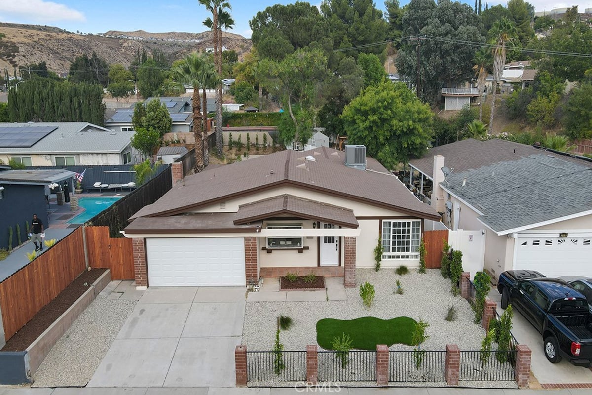 27976 Foxlane, Canyon Country, CA 91351 — photo 1 of 35
